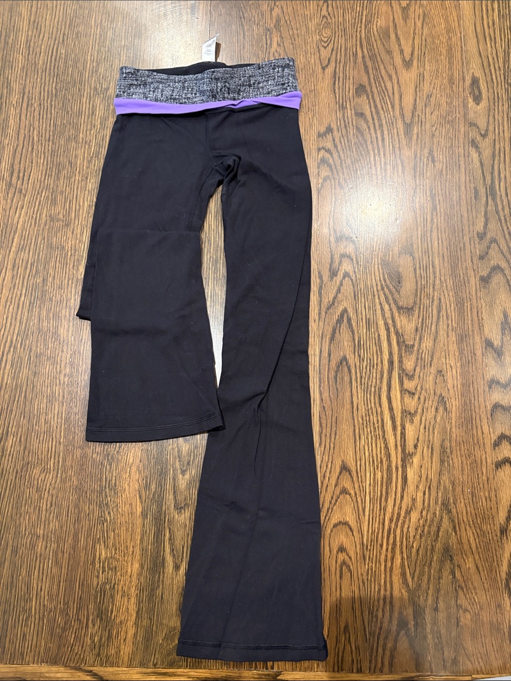 ivivva girl’s Black & Purple yoga pants Size 8